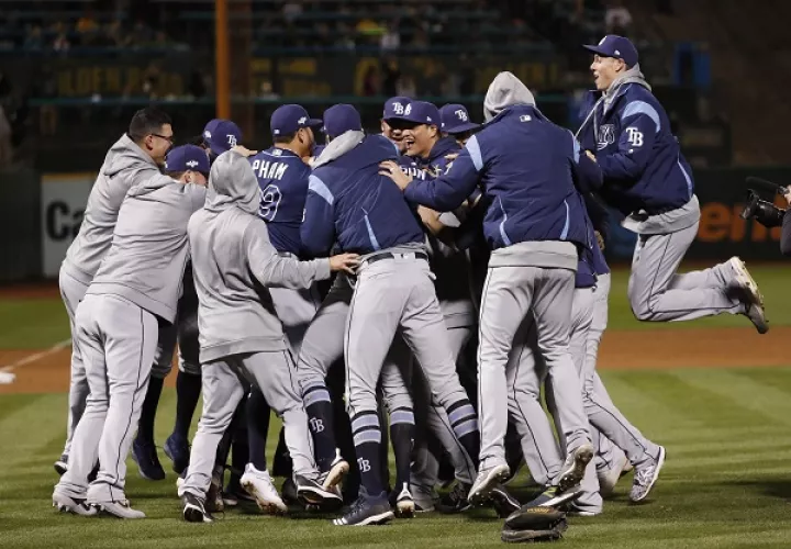 Jugadores de Tampa Bay celebran el triunfo. Foto:AP