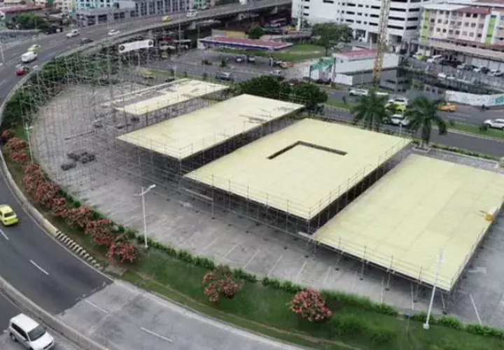La faraónica tarima de 12 millones de dólares para la Jornada Mundial de la Juventud. Foto: Panamá América.