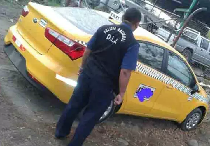 El auto fue encontrado en el distrito de Boquerón. Foto/José Vásquez