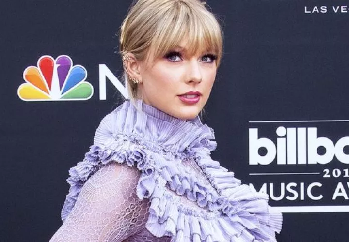  El video musical de "Lover" se lanzará el 22 de agosto a las 5:00 p.m. a través de un Youtube Live.