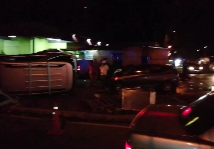 Los heridos fueron evacuados en ambulancias del Sistema Único de Emergencias (Sume) 911 hacia el hospital provincial Nicolás Solano en La Chorrera. Foto/Eric Montenegro