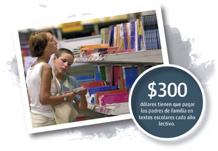 Cada año, el gasto que tienen que hacer los padres de familia en textos escolares aumenta considerablemente y oscila entre los $100 y $300.