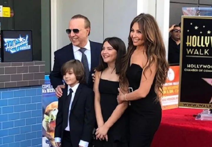 Tommy Mottola junto a su familia en el evento. Foto. Instagram