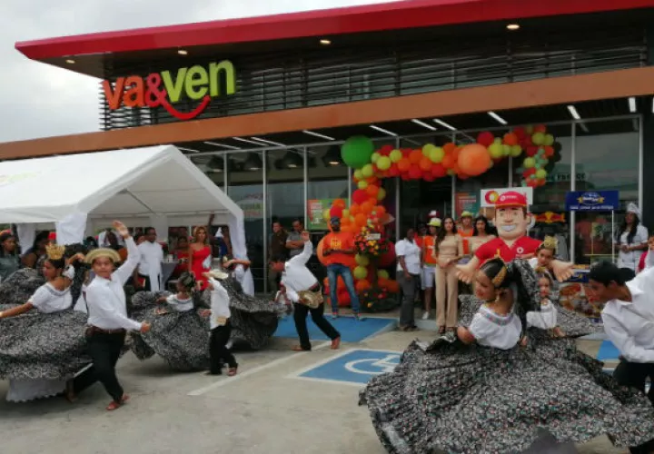 Va&Ven es la cadena de tiendas de conveniencia de Organización Terpel. Foto: Eric A. Montenegro