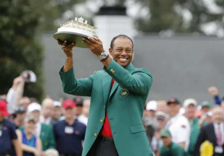 Tiger Woods con la chaqueta verde Foto EFE