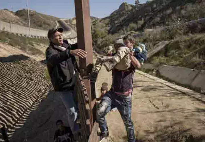  Salieron de sus naciones por temor, por la violencia existente y porque buscan un trabajo que les permita salir de la crisis económica. FOTO/AP