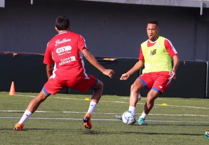 Francisco Palacios en los entrenamientos de la Roja en el estadio Maracaná. Foto:Fepafut