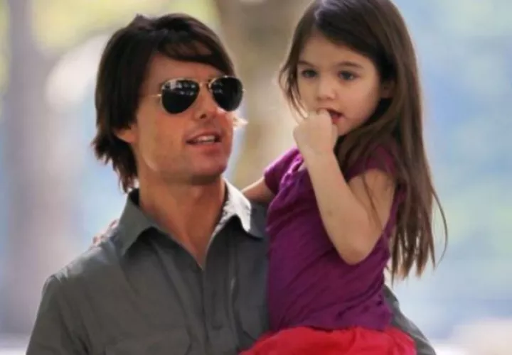 Tom Cruise y su hija Suri, cuando pequeña.