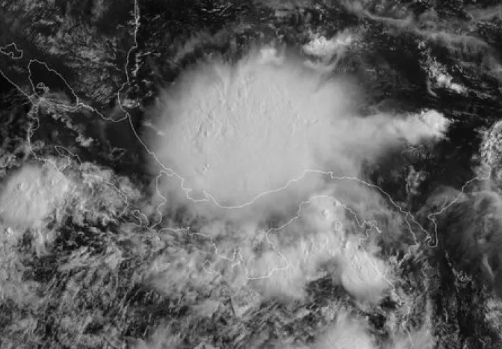 El boletín incluye la advertencia a todos los ciudadanos del territorio nacional a raíz de la onda tropical # 40 de la temporada lluviosa. Foto: Sinaproc.