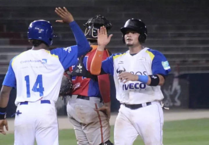 Toros de Herrera se encuentran cerca de ganar el título. Foto:@torosdeherrera