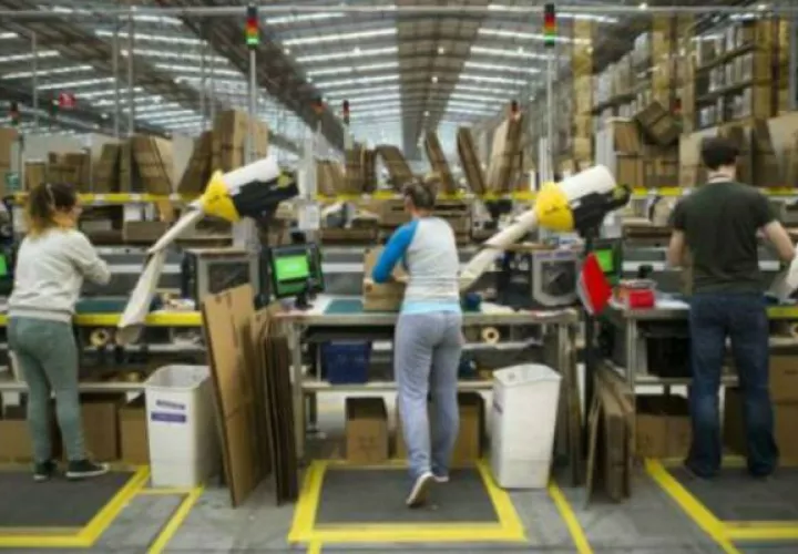  En Panamá existe una gran inversión en servicios. Foto: EFE