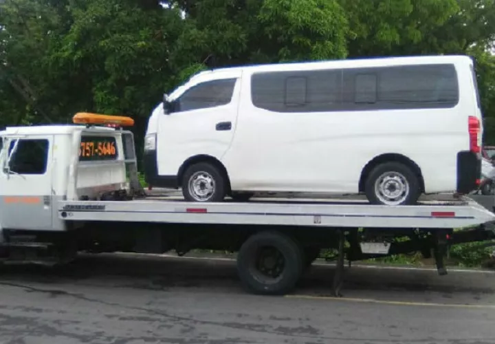 El transporte "pirata" surgió tras la deficiencia del servicio que presta el transporte público.