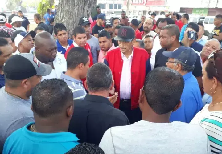 Advierten medidas de fuerza sin son sacados de manera abrupta. Foto de Víctor Arosemena