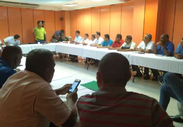 En reunión de los gremios transportistas se presentó el 'app'. Foto de archivo