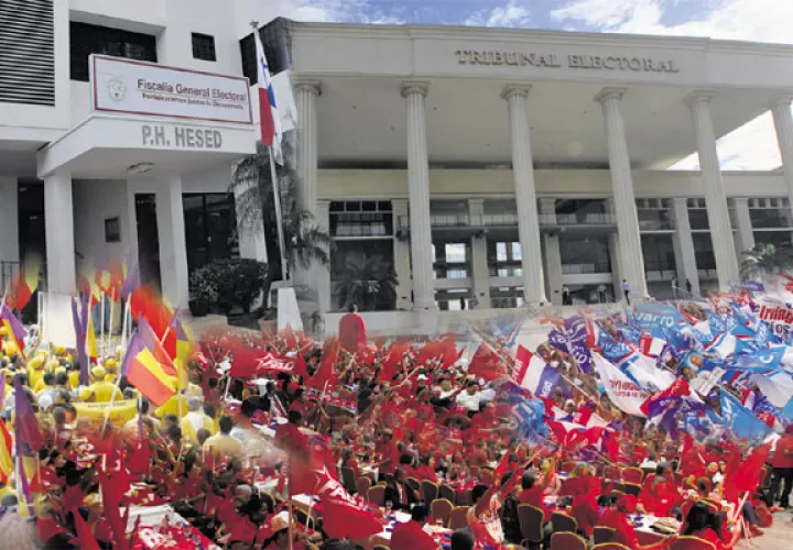 El tope de donaciones privadas  para los candidatos presidenciales es de 10 millones de dólares.
