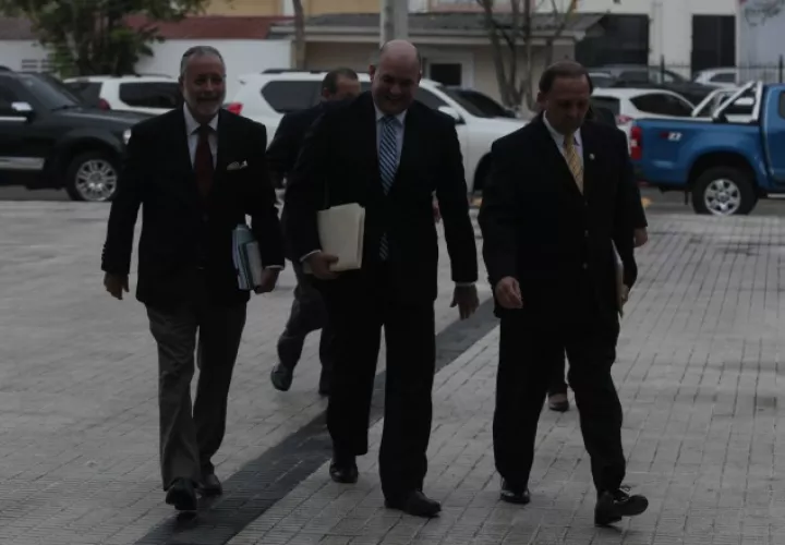 Los magistrados del Tribunal Electoral y su equipo procuran el cumplimiento del calendario electoral. 