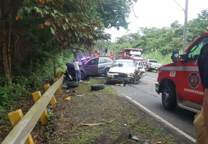 Heridos fueron trasladados en ambulancias. Foto: @BCBRP