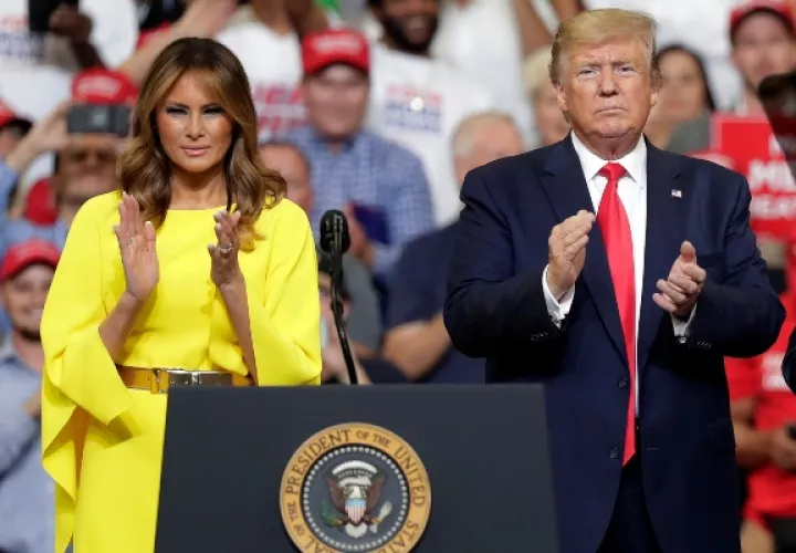 La primera dama de Estados Unidos acompaña al presidente Donald Trump en el lanzamiento oficial para la reelección del 2020. FOTO/AP