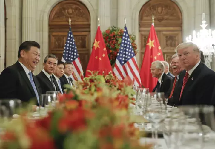 El presidente de Estados Unidos y el de China Xi Jinping, se reunieron en una cena por espacio de dos horas, en medio de la Cumbre del G20. FOTO/AP 