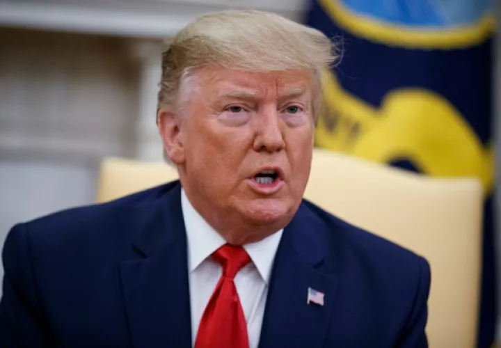 El presidente estadounidense Donald Trump,llamó al embajador británico "chiflado, estúpido e imbécil pomposo" FOTO/AP