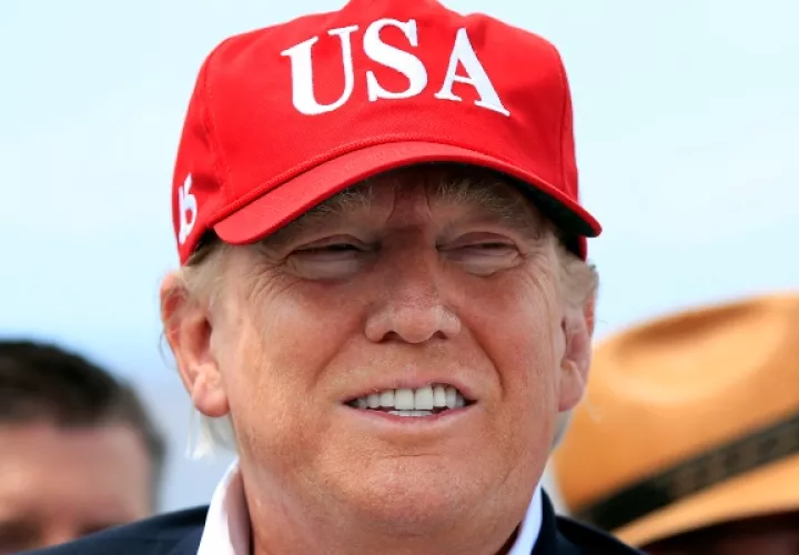 En las últimas semanas, el presidente Donald Trump ha negado con tono irritado que estuviera recibiendo encuestas que le mostraban como un posible perdedor. FOTO/AP