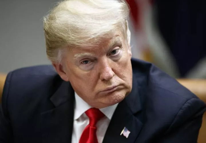 Donald Trump, ratificó así su intención de dar vida a la sexta rama de las Fuerzas Armadas de EE.UU., que estaría al mismo nivel que los Ejércitos de Aire y Tierra, la Armada, la Infantería de Marina y la Guardia Costera. FOTO/AP