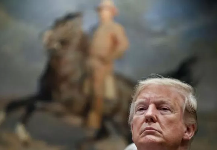 El presidente estadounidense, Donald Trump, ofrece una rueda de prensa en la Casa Blanca de Washington (Estados Unidos). EFE
