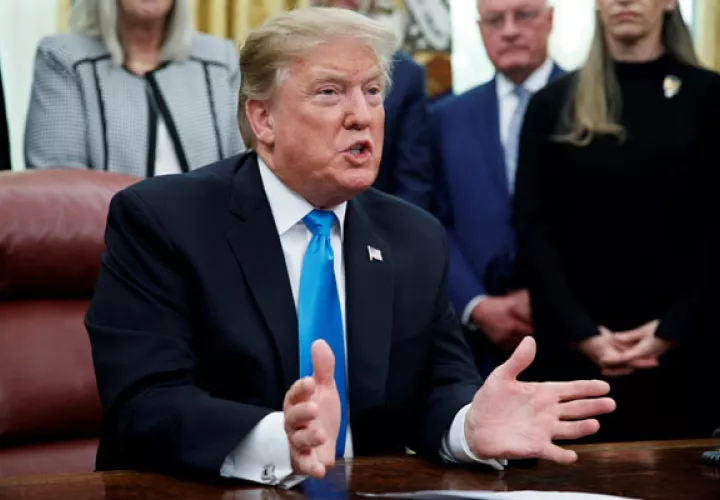 El presidente de Estados Unidos, Donald Trump, y los medios de comunicación en una nueva lucha sobre la verdad. FOTO/EFE