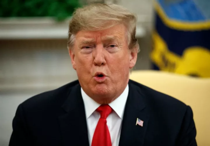 La decisión se tomó el viernes por la noche después de que Trump criticara a los tres países del Triángulo Norte por "no hacer nada" por los estadounidenses y permitir la formación de caravanas de migrantes. FOTO/AP