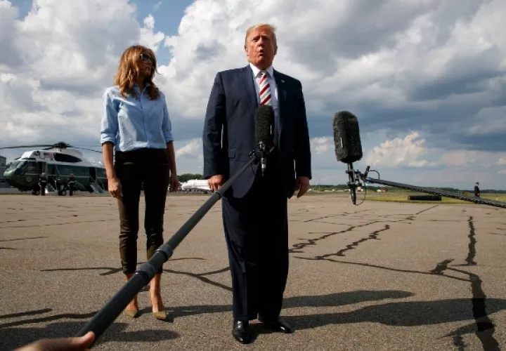 Donald Trump, que pasó el fin de semana en su club de golf de Bedminster, Nueva Jersey, comentó lo sucedido con unas breves declaraciones antes de abordar el avión presidencial. "El odio no tiene cabida en nuestro país", afirmó. FOTO/AP