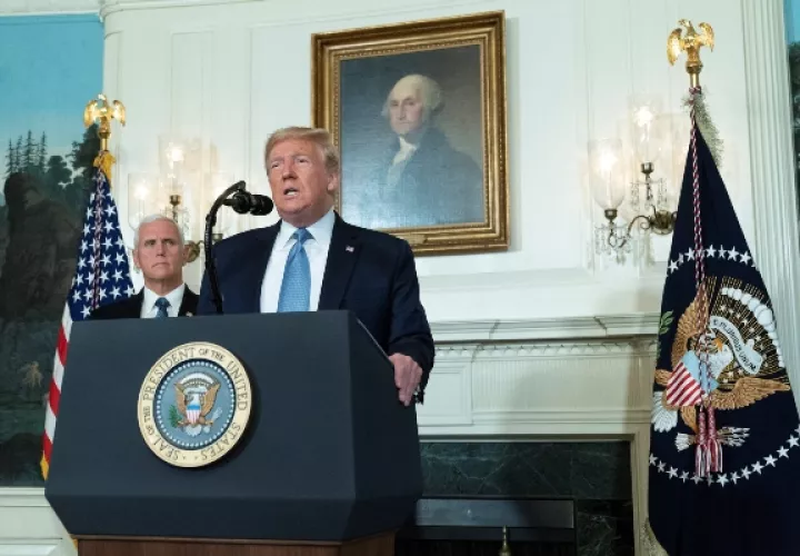 El presidente Donald Trump apuntó que son "la enfermedad mental y el odio son las que aprietan el gatillo, no la pistola", en una defensa del derecho de portar armas en Estados Unidos.  FOTO/AP