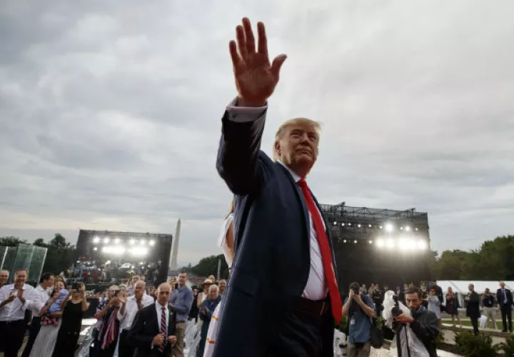 Trump anunció nuevos viajes espaciales. Foto: AP.