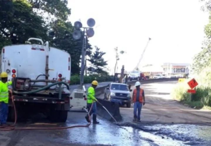 Colapso de tubería pluvial se debió a presencia de neveras. 
