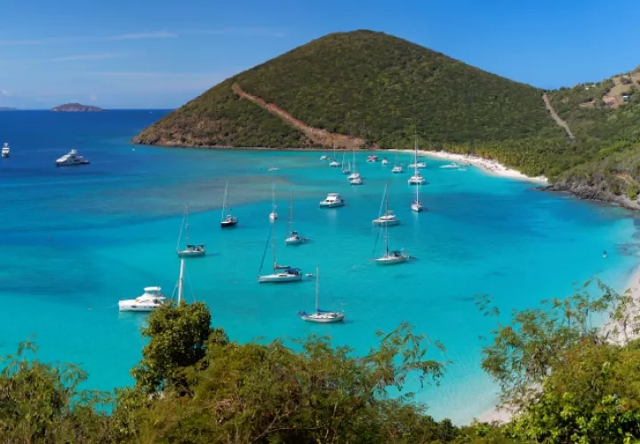 Imagen de una bahía en una de las Islas Vírgenes Británicas. Foto: EFE