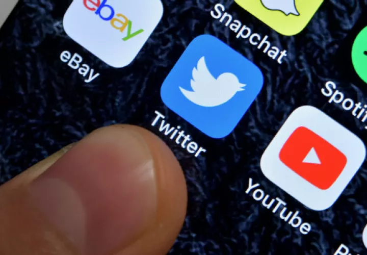 Los internautas empezaron a alertar de problemas para acceder a la red social. Foto/EFE