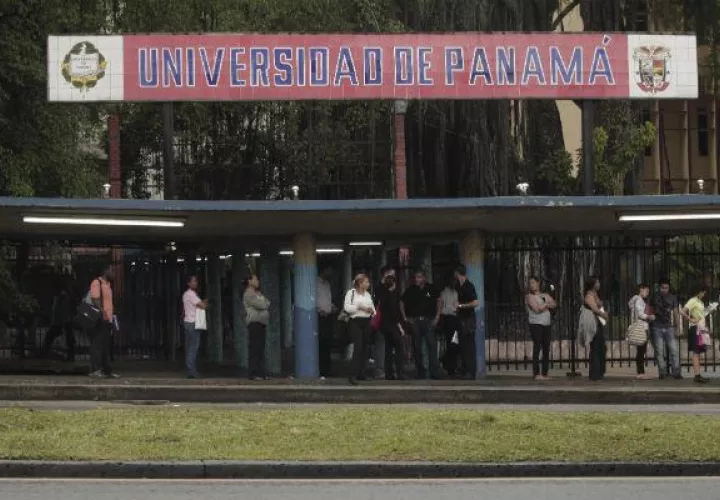 El Consejo Académico de la Universidad de Panamá se pronunció ante el  intento de eliminar o modificar  la Ley de certificación y recertificacion de los profesionales de la salud.