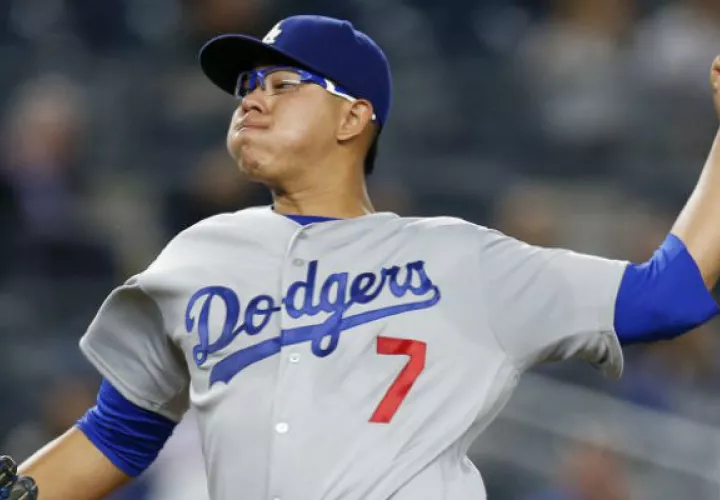 Julio Urías de los Dodgers. 