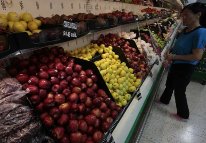 Las mayores importaciones de frutas generalmente se dan en diciembre  debido a que los panameños consumen frutas internacionales. /Foto Archivo