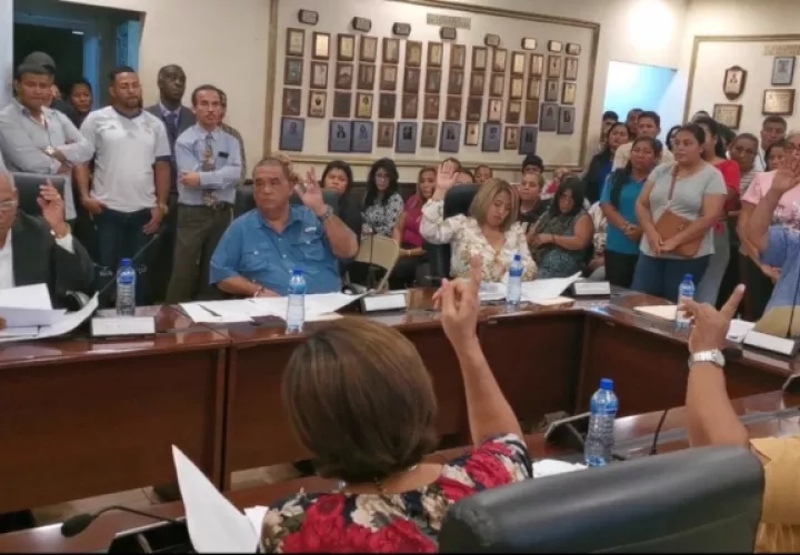 La propuesta obtuvo el voto del edil Rolly Rodríguez, quien además de reelegirse como representante de Arraiján cabecera ganó la alcaldía. Foto/Eric Montenegro