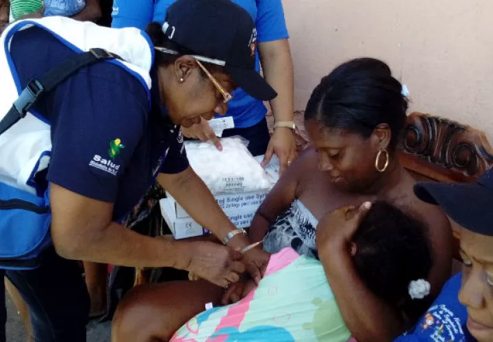 las autoridades de salud  refuerzan las comunidades alejadas, que colindan con comunidades indígenas. Foto/Diómedes Sánchez