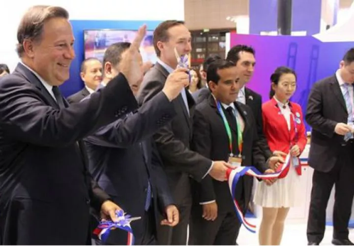 El presidente Juan Carlos Varela defiende presencia de empresa Varela Hermanos en exposición en China.