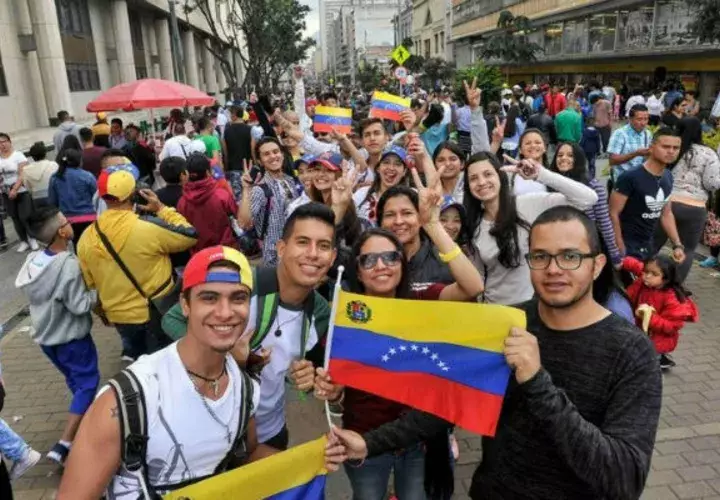 Los venezolanos, también podrán solicitar visas estampadas desde Panamá  si desean visitar el país para asistir a un evento familiar o social.