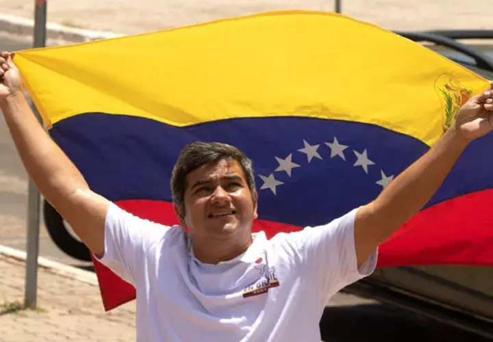 Venezolanos en Brasil salen a las calles para exigir la salida de Nicolás maduro del poder. FOTO/EFE
