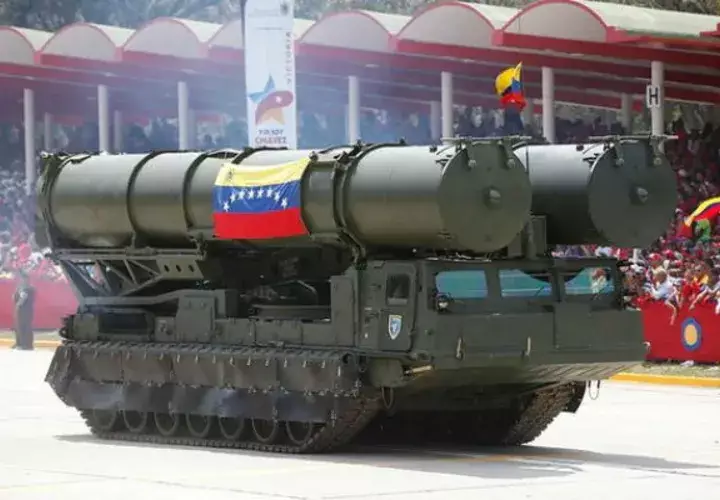 El despliegue de los S-300 durante las maniobras Bicentenario Angostura, realizada en medio de un contexto de extrema tensión política en el país sudamericano.