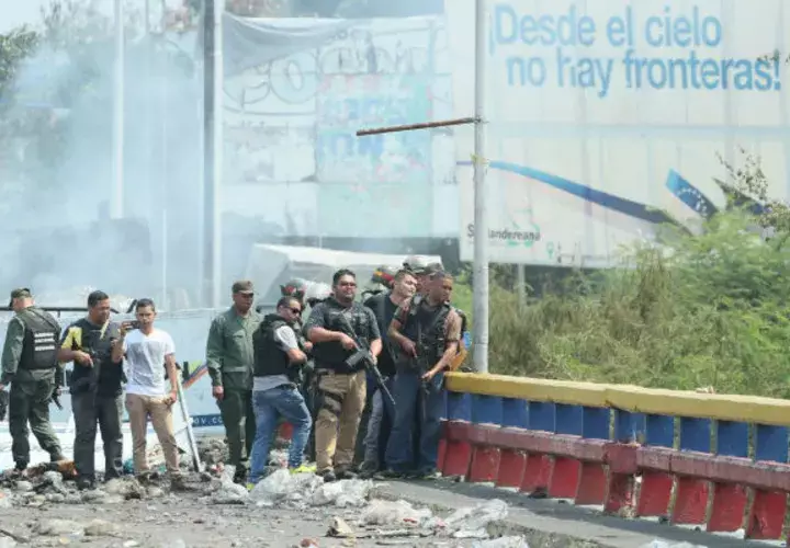 Muchas personas siguen cruzando la frontera de forma ilegal por las trochas cercanas al puente Simón Bolívar.