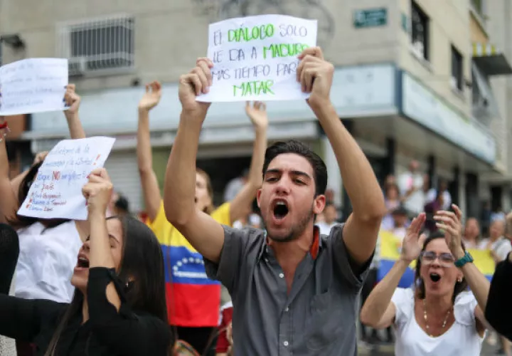 Opositores venezolanos protestaron este miércoles contra Maduro y en apoyo a Guaidó. Foto: EFE.