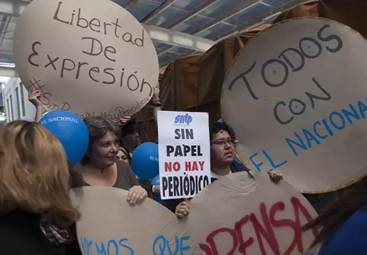 En medio de la crisis económica que vive el país desde hace cuatro años los dueños del rotativo no pudieron importar más papel.