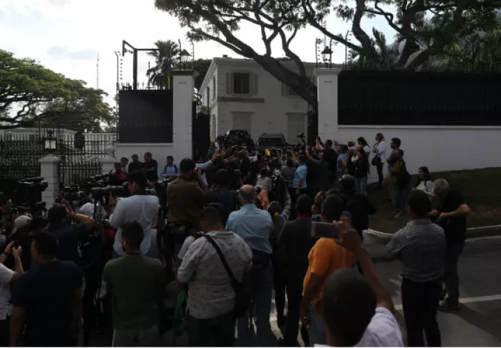 López fue liberado el martes por un grupo de militares con un "indulto presidencial" del líder opositor Juan Guaidó.