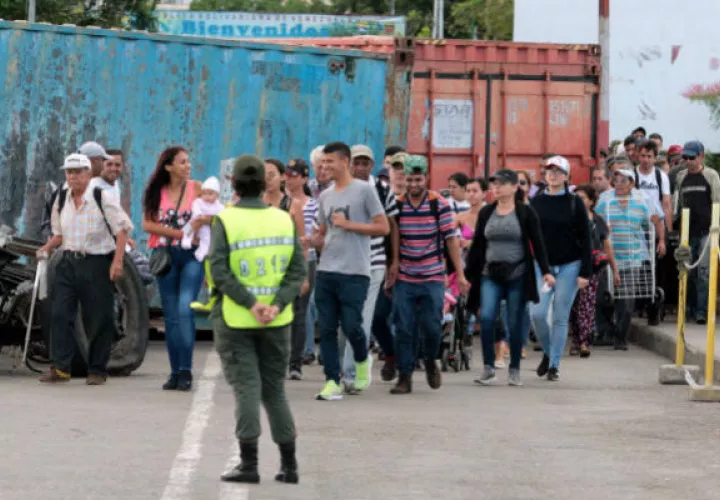 Igualmente dijo que impedir el paso de niños y mujeres embarazadas "no tiene perdón de Dios".