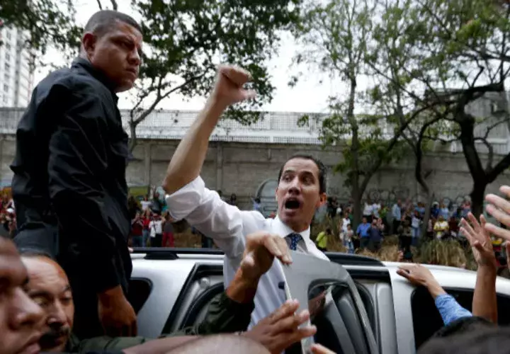 Guaidó en el mitin de este viernes en Caracas. Foto: AP.